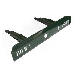 Sprednji kovinski odbijač na avtomobilu ameriške vojske 4X4