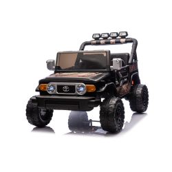 Električni avtomobilček Toyota FJ Cruiser XXL s pogonom 4x4, licenciran (dvosedežni), peščeno črne barve, prenosna litijeva baterija, visoko podvozje, dva sedeža, vzmetena zadnja os, 2,4 GHz daljinski upravljalnik, MP3 predvajalnik z Bluetoothom, LED luči
