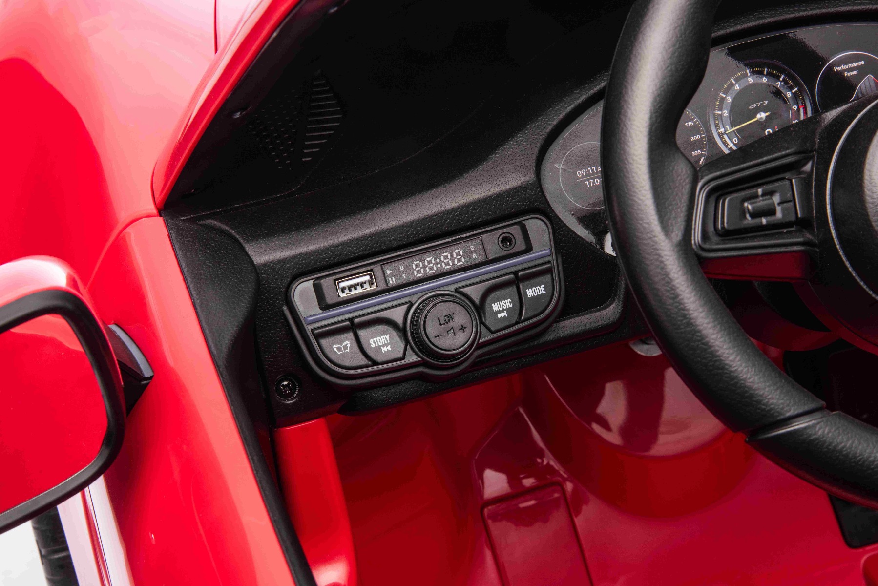 Multifunkčný panel na palubovke a volant